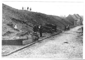 Die Reste der Wallanlage des Festungswalls nördlich der Mittelstraße, aufgenommen ca. 1910 (Foto: Köster)